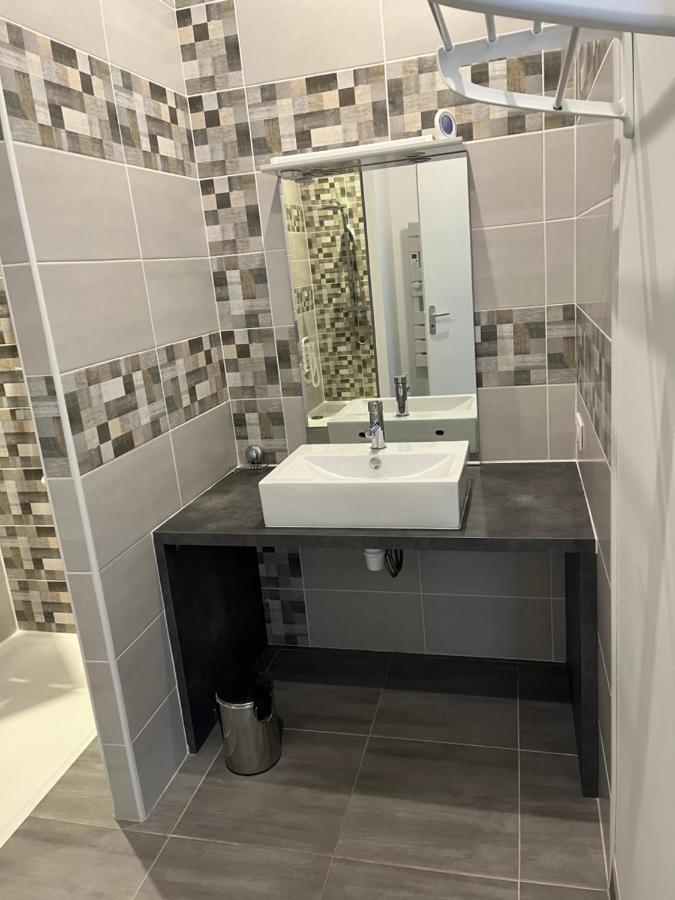 Appartement T4 140 M2 Spacieux Et Calme Pour 8 Personnes ลูซ-แซ็ง-โซเวอร์ ภายนอก รูปภาพ